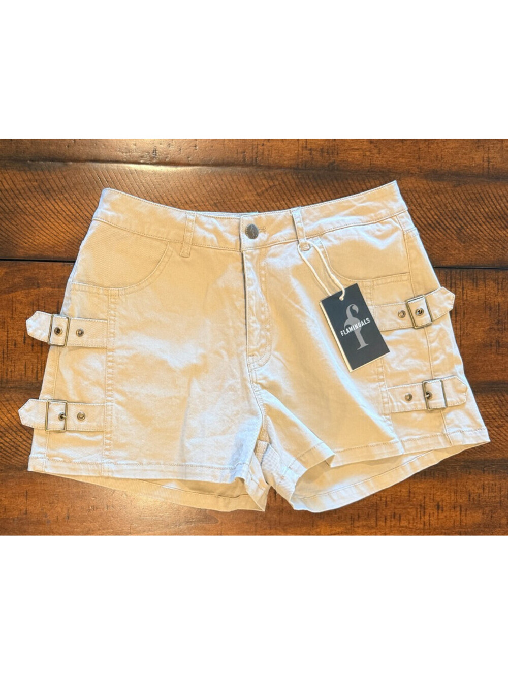Flamingals Womens Small Mid Rise Cargo Shorts Beige Buckle Strap NWT
